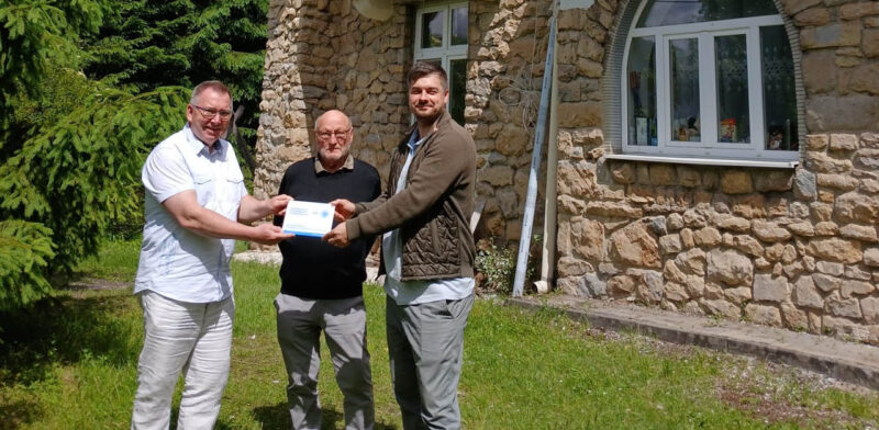 Übergabe der GAW-Plakette am Janoška-Haus